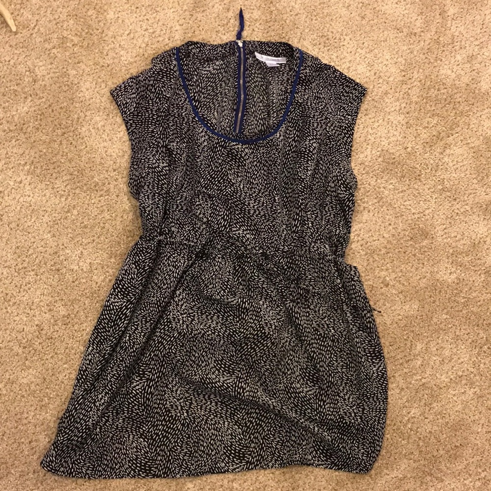 A-Line Black and White Maternity Blouse (Size XL)
